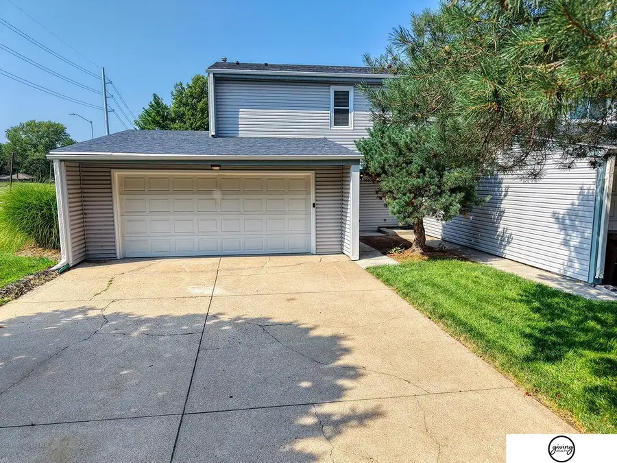 5600 Fairacre Court, Lincoln, NE 68506 - #2