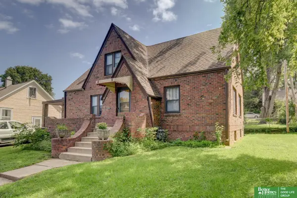911 S 38th Street, Omaha, NE 68105