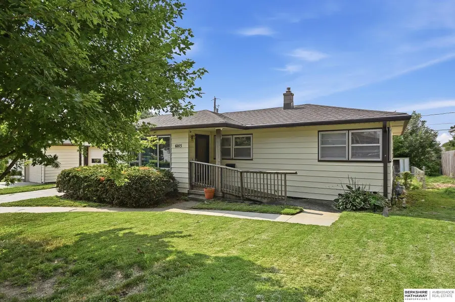 6015 Oak Street, Omaha, NE 68106 - #3