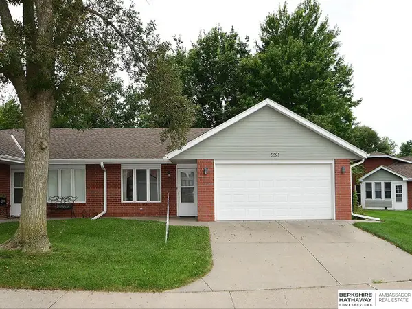 5821 Wood Ridge Court #5, Lincoln, NE 68506