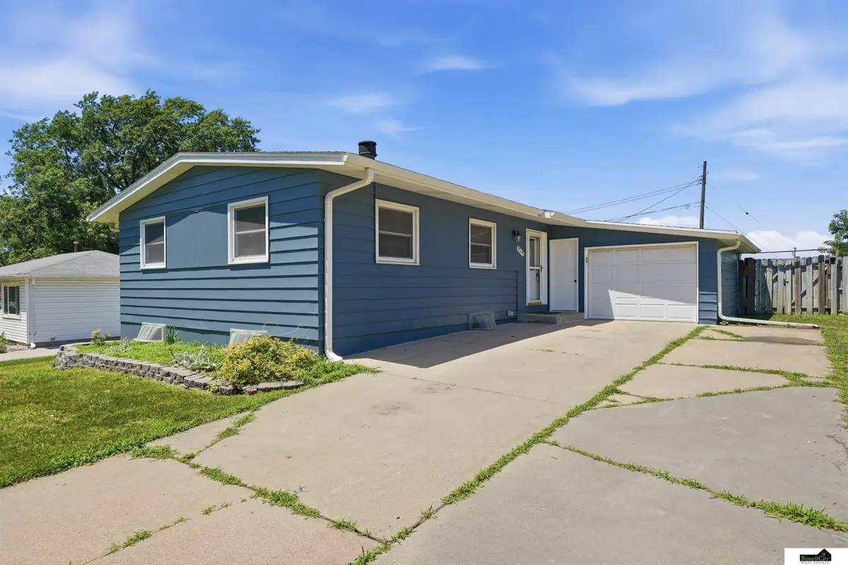 8340 Chestnut Lane, Lincoln, NE 68510 - #1