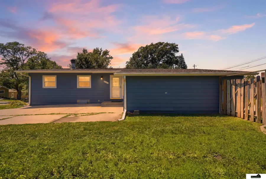 8340 Chestnut Lane, Lincoln, NE 68510 - #2