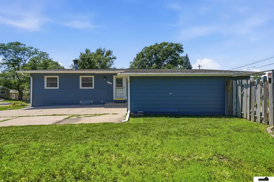 8340 Chestnut Lane, Lincoln, NE 68510 - #3