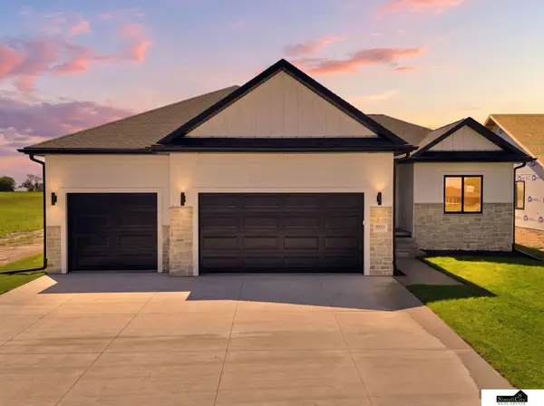 8821 Honeybee Lane, Lincoln, NE 68526