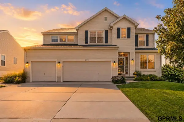 2440 Glacier Drive, Papillion, NE 68046