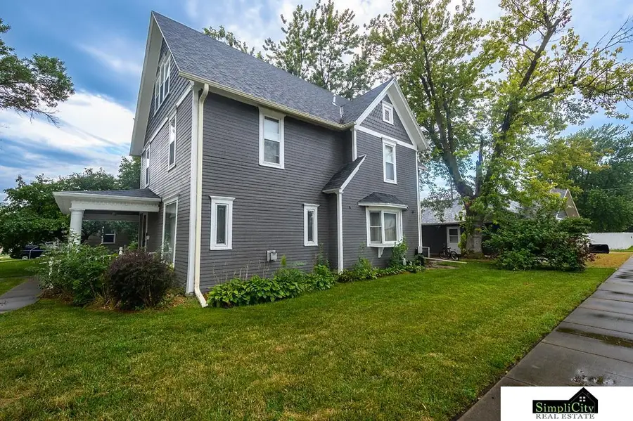 653 N Dakota Street, Superior, NE 68978 - #3