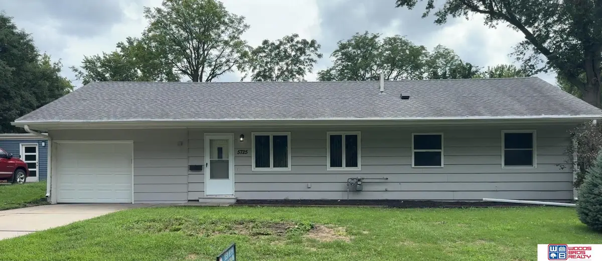 5725 Greenwood Street, Lincoln, NE 68507 - #1