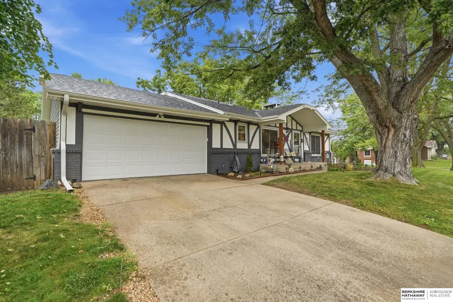 6220 Fleetwood Drive, Lincoln, NE 68516 - #2
