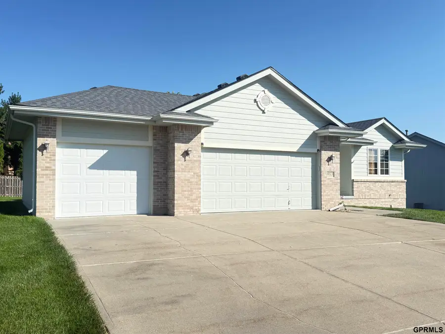 8023 107 Street S, La Vista, NE 68128 - #2