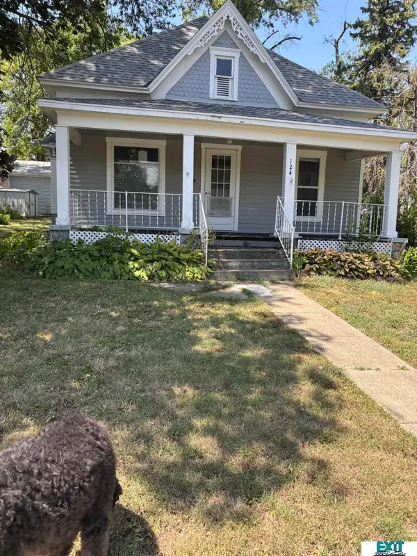 124 N 5th Street, Elmwood, NE 68349