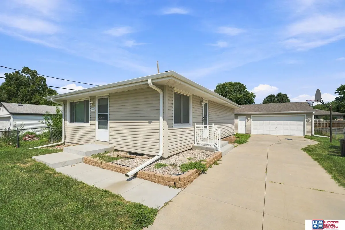 1610 SW 8th Street, Lincoln, NE 68522 - #1