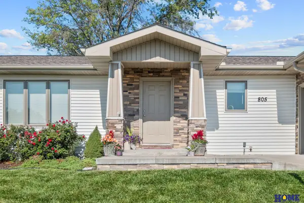 805 Country View, Firth, NE 68358