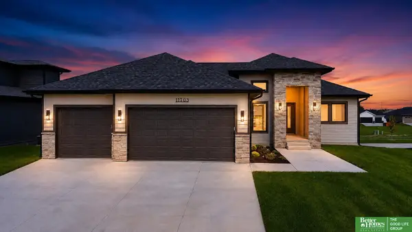 11703 S 123rd Avenue, Papillion, NE 68046
