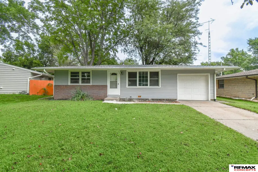 4118 Dunn Avenue, Lincoln, NE 68502 - #2