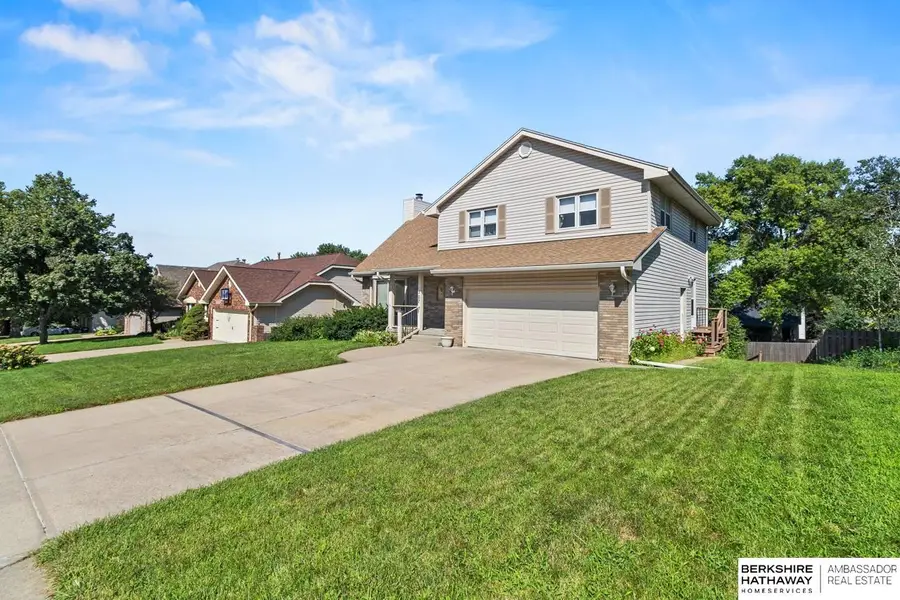 707 S Fillmore Street, Papillion, NE 68046 - #3