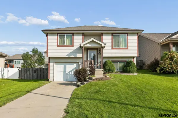 8538 Sheffield Street, Omaha, NE 68122
