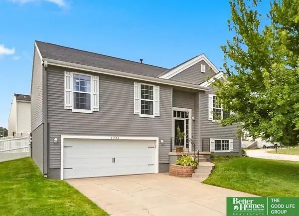 2302 S Mineral Drive, Papillion, NE 68046