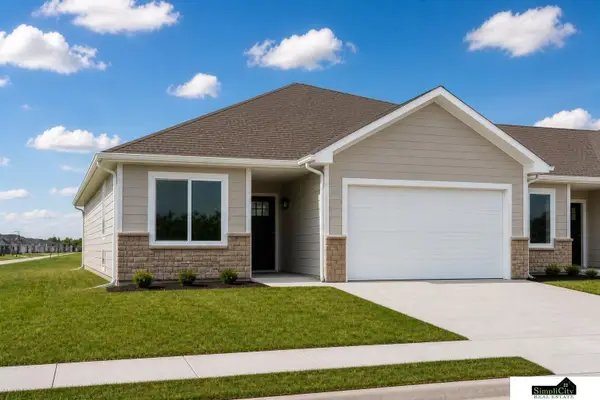8806 Lady Bug Lane, Lincoln, NE 68526