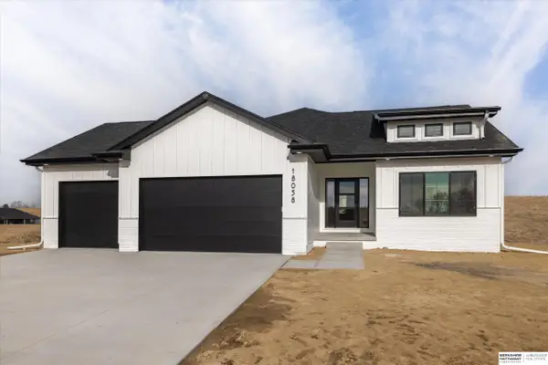 21725 Parkview Drive, Gretna, NE 68028