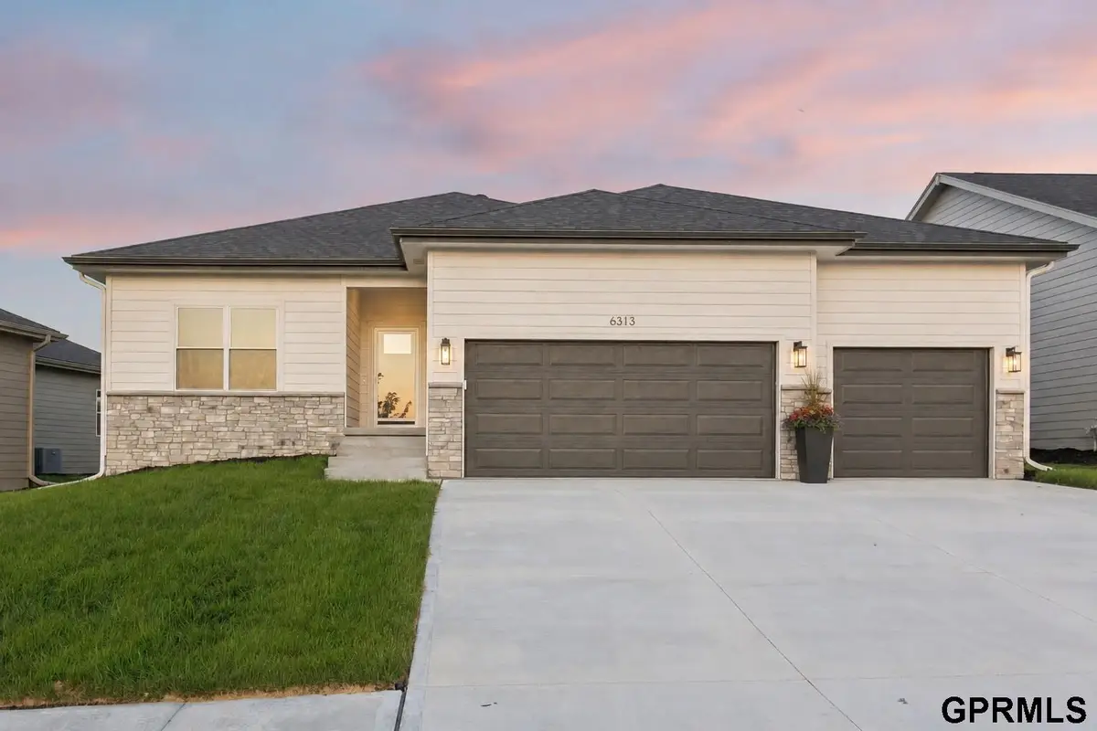 6313 S 208 Avenue, Elkhorn, NE 68022 - #1