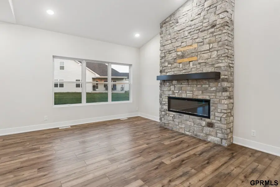 6313 S 208 Avenue, Elkhorn, NE 68022 - #3