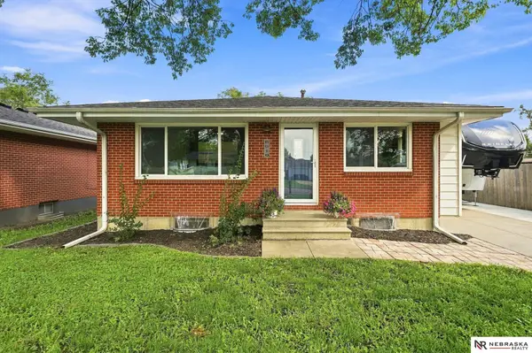 6910 Kearney Avenue, Lincoln, NE 68507