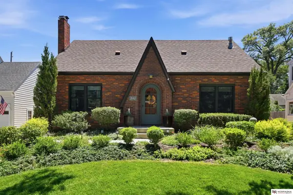 2643 Woodsdale Boulevard, Lincoln, NE 68502