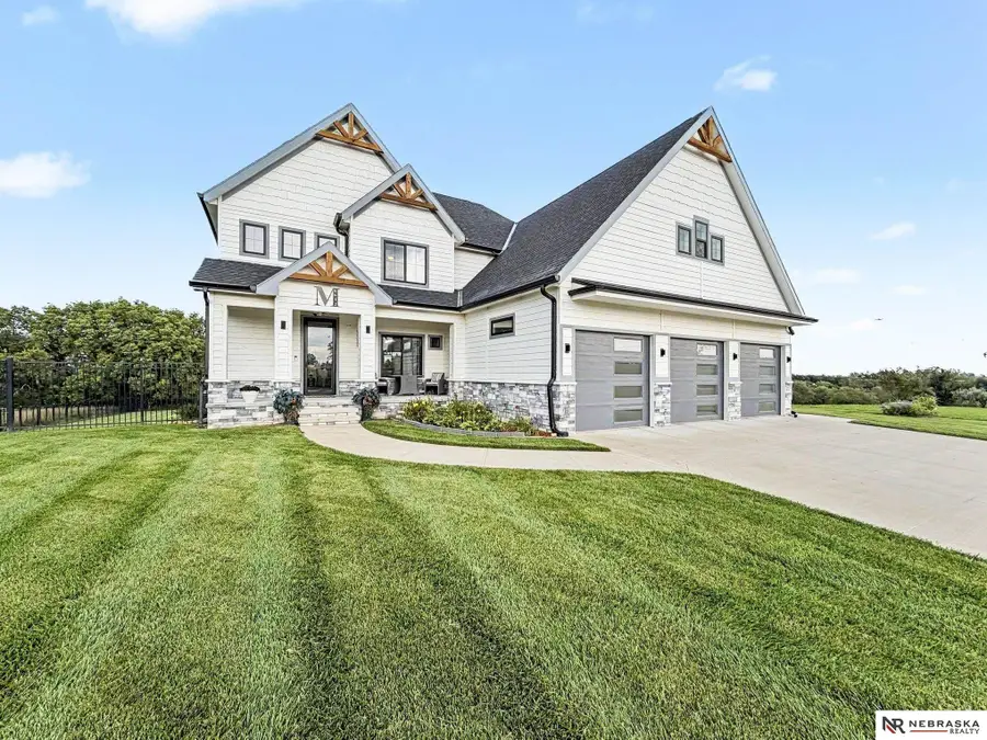 6612 Pawnee Circle, Omaha, NE 68152 - #2