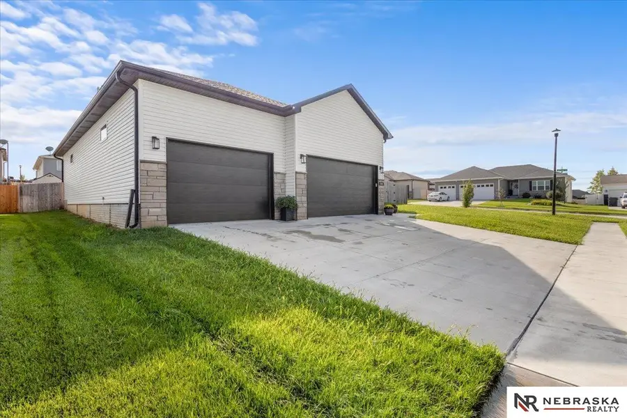 3345 N 92nd Street, Lincoln, NE 68507 - #2
