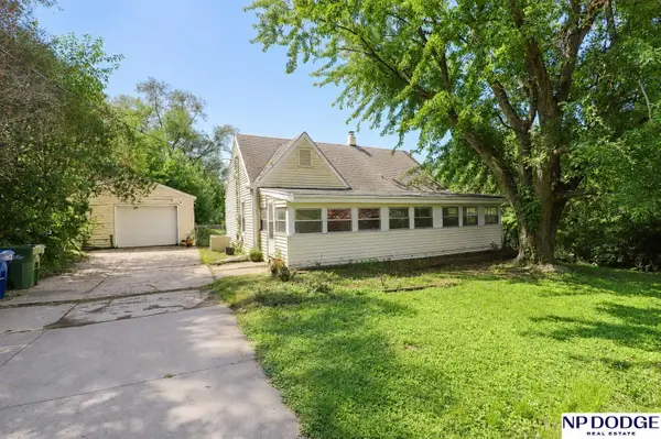 1207 Kasper Street, Bellevue, NE 68147