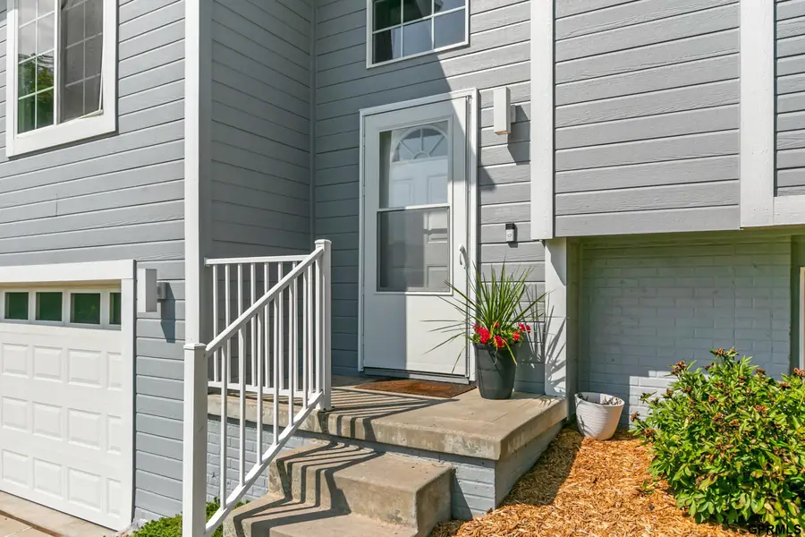 16860 Camden Avenue, Omaha, NE 68116 - #2