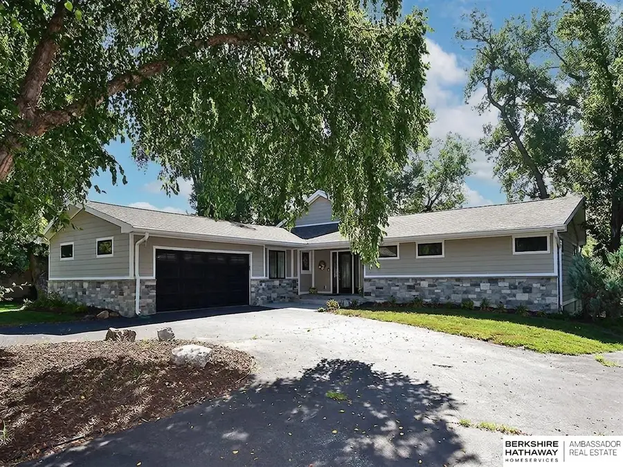 621 Riverside Drive, Waterloo, NE 68069 - #2