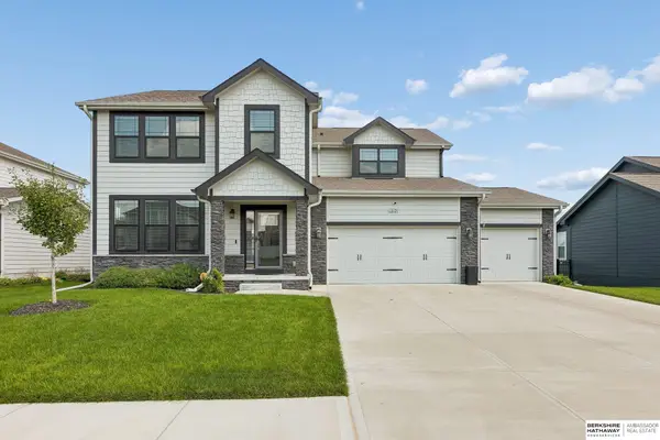 12121 S 209 Avenue, Gretna, NE 68028