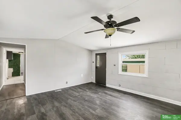 15025 E Plaza #192, Omaha, NE 68137