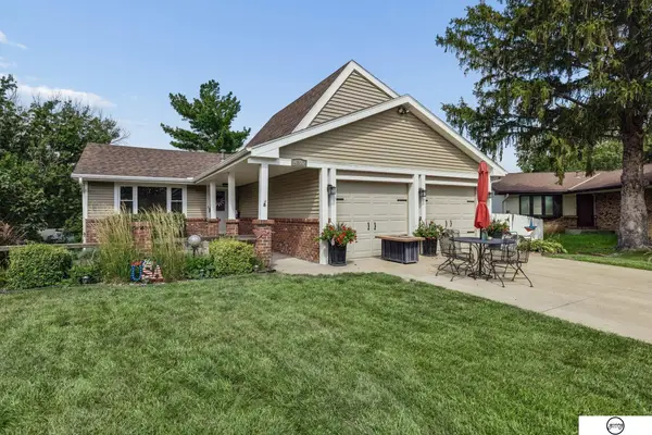 4800 Huddersfield Court, Lincoln, NE 68516