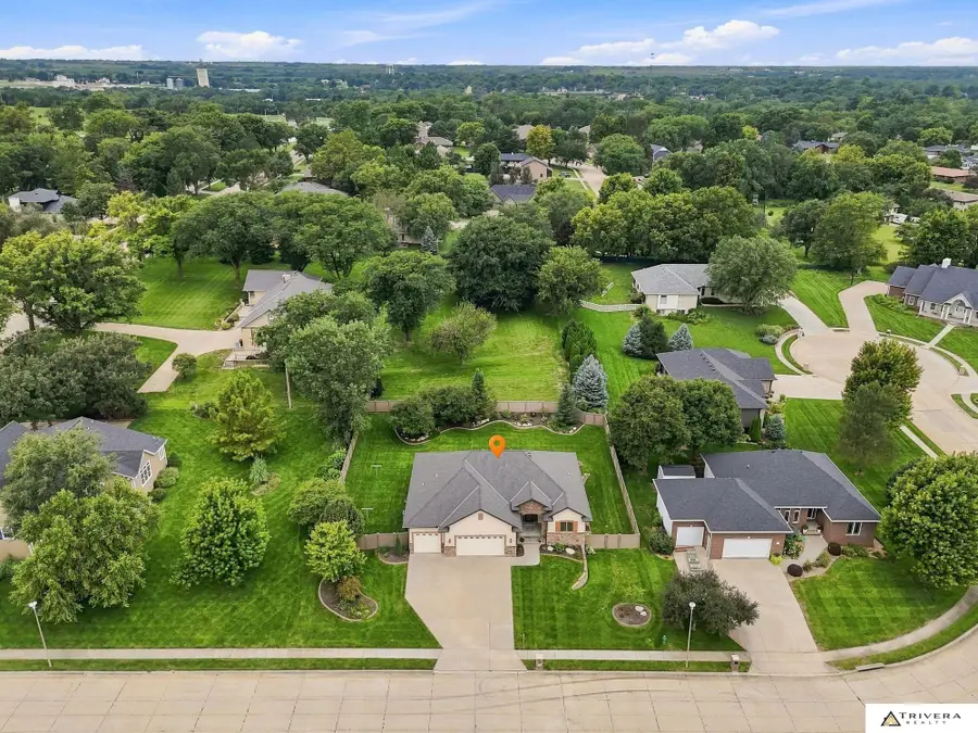 2001 Country Meadows Place, Beatrice, NE 68310 - #2