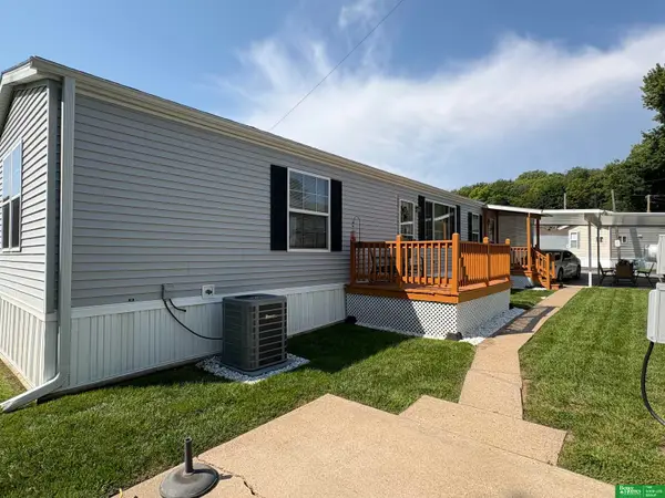 3701 Mckinley Street #15A, Omaha, NE 68112