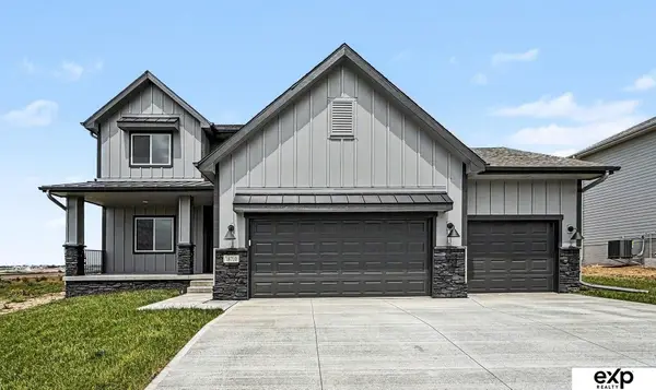 18710 Pinehurst Avenue, Omaha, NE 68136