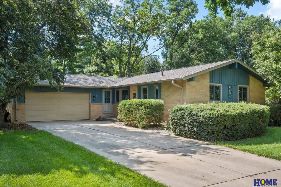 1608 Devoe Drive, Lincoln, NE 68506 - #2