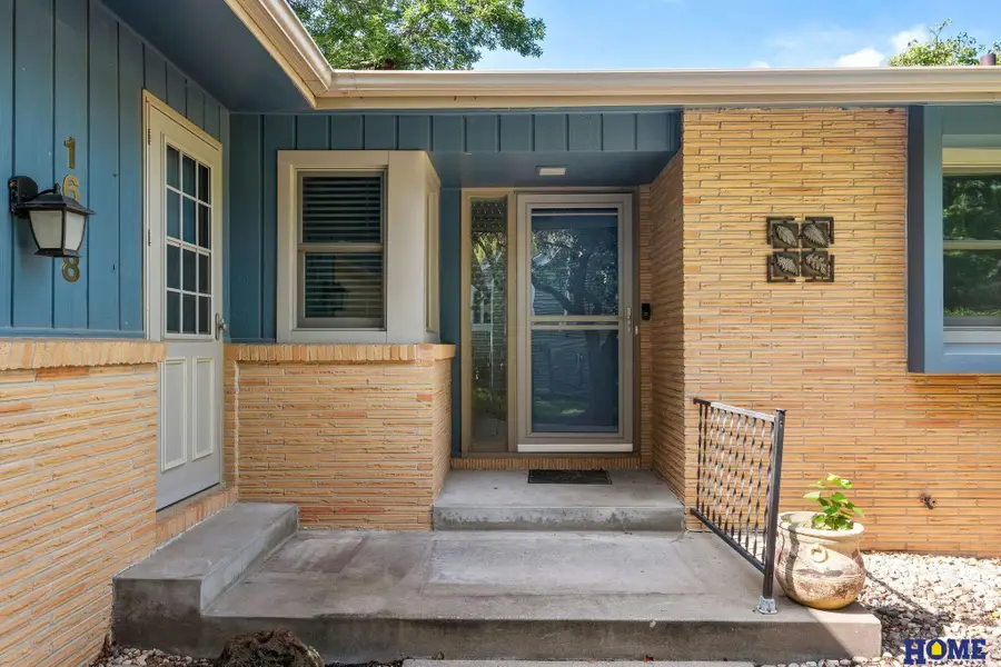 1608 Devoe Drive, Lincoln, NE 68506 - #3