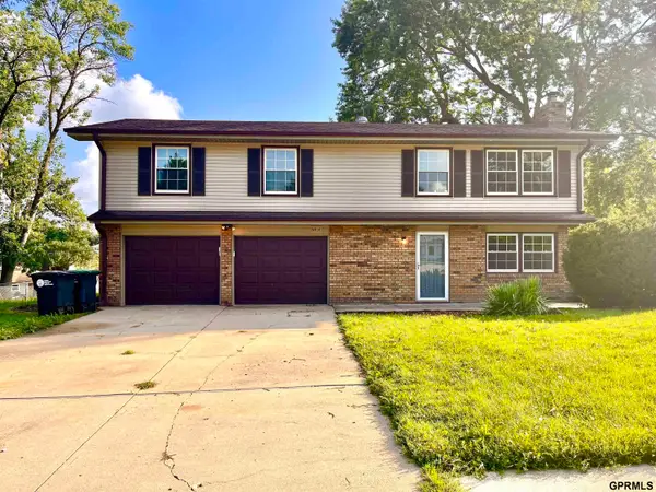 5814 S 92nd Circle, Omaha, NE 68127