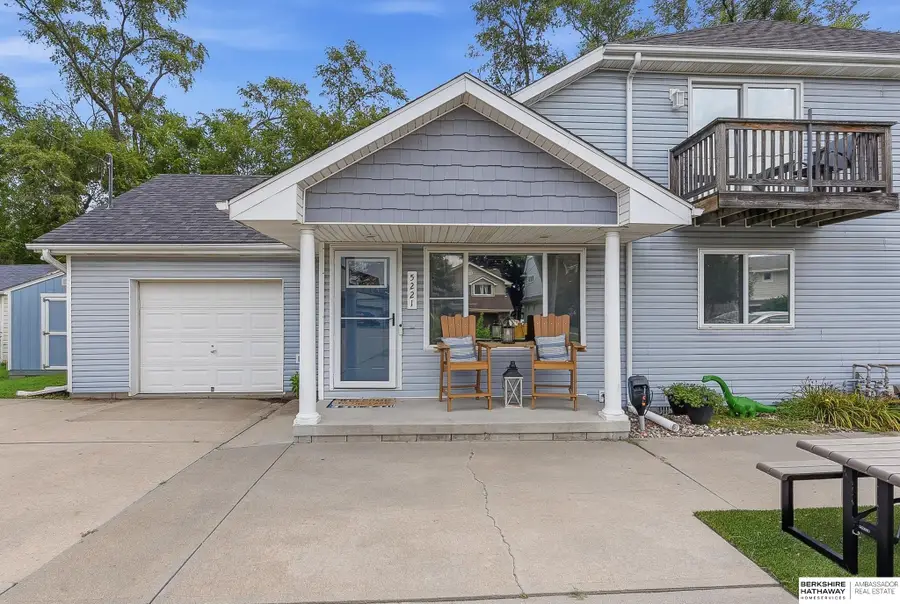 5221 Navajo Street, Council Bluffs, IA 51501 - #3
