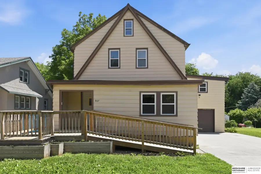 807 N 49th Street, Omaha, NE 68132 - #2