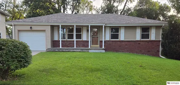 5012 S 94 Street, Omaha, NE 68127