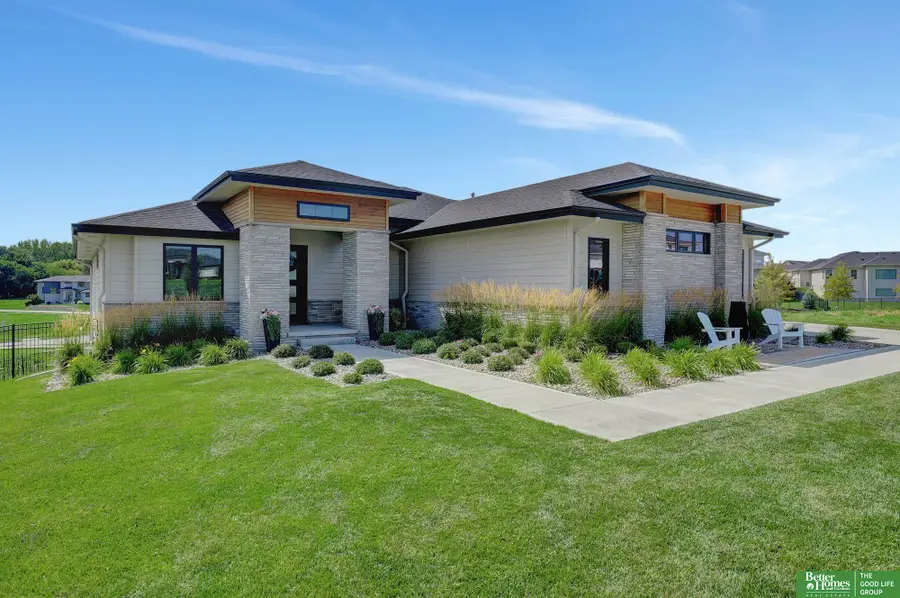 21068 Valley Circle, Elkhorn, NE 68022 - #2