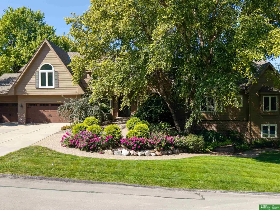 910 S 220th Street, Elkhorn, NE 68022 - #3