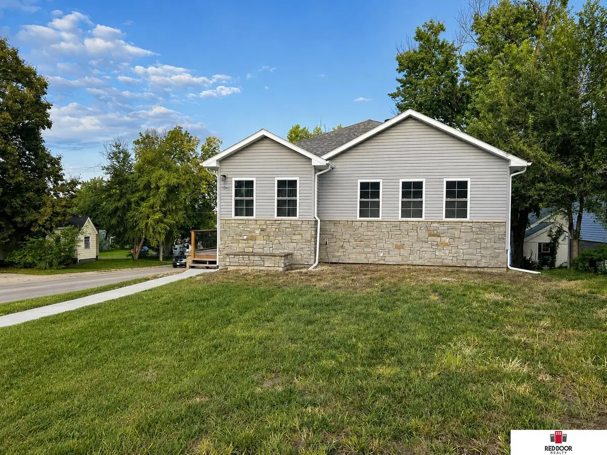 1301 N 9th Street, Beatrice, NE 68310 - #1