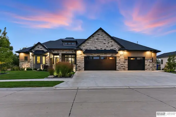18620 Hazelnut Circle, Gretna, NE 68028