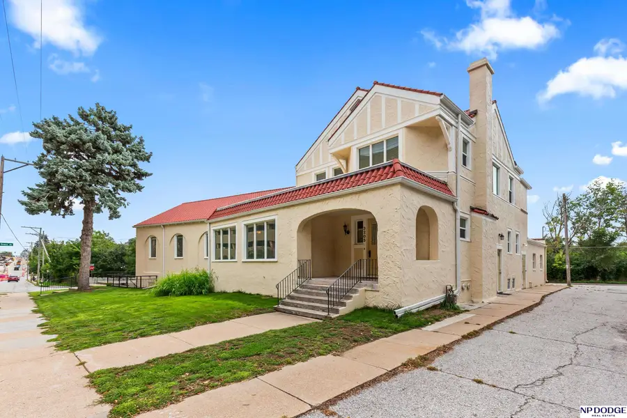 3205 Harney Street, Omaha, NE 68131 - #2