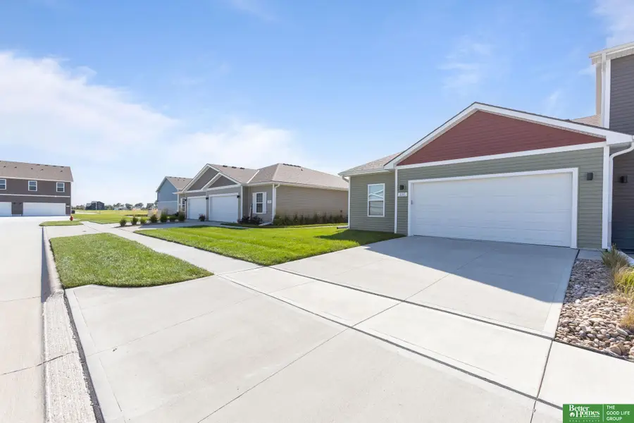 2127 N Aaron Way, Fremont, NE 68025 - #2